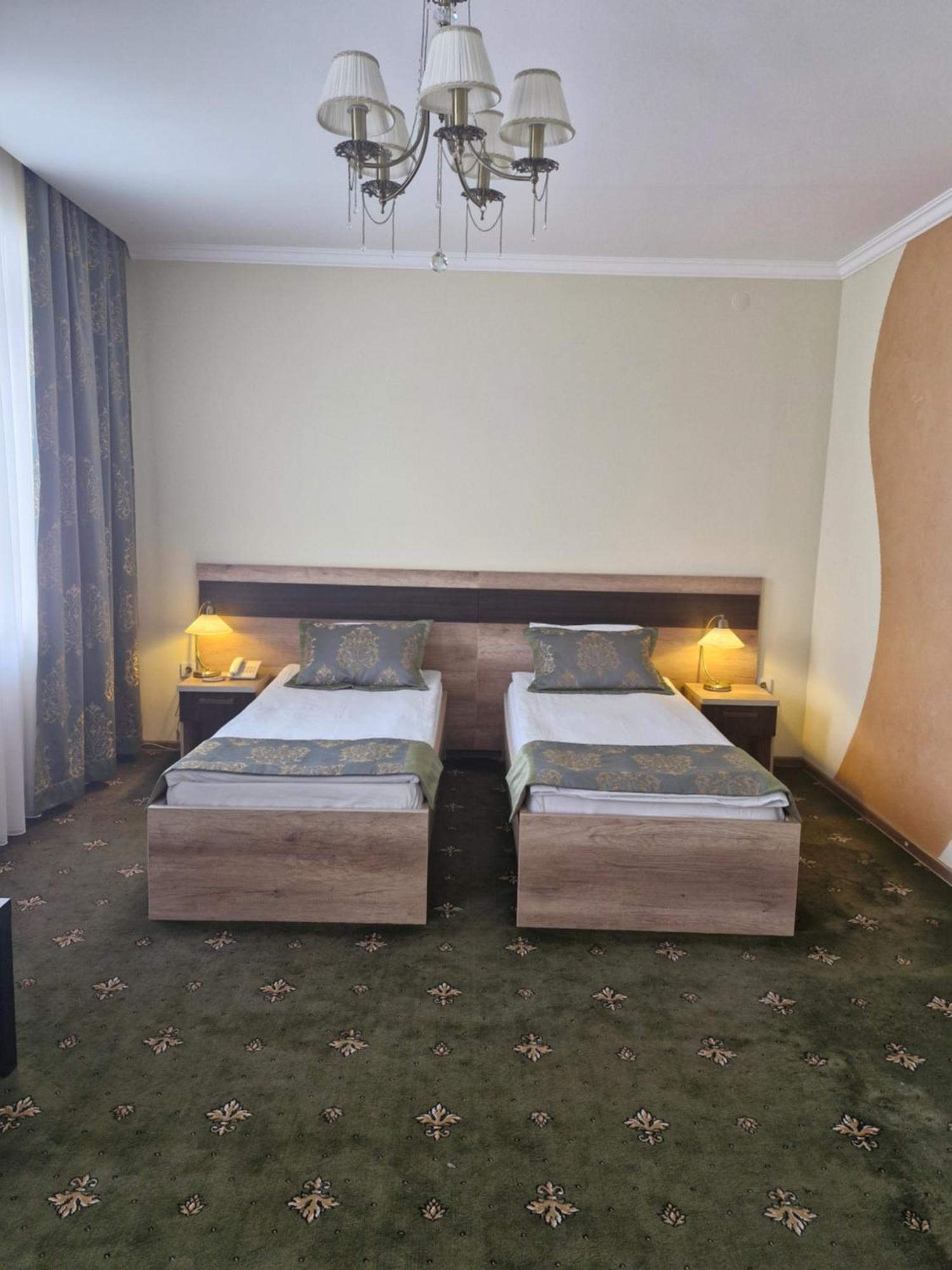 Nurtau Hotell Pavlodar Eksteriør bilde