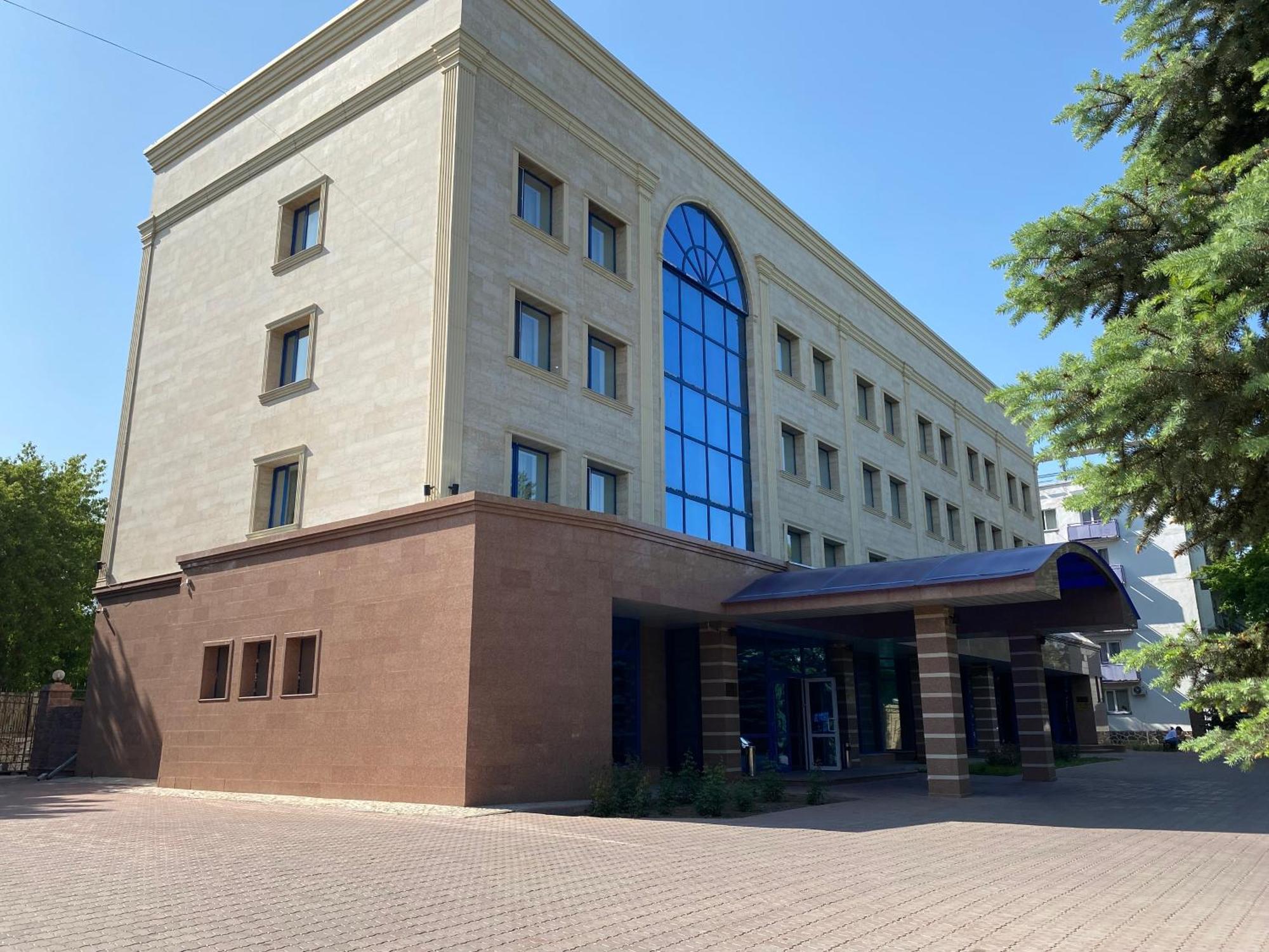 Nurtau Hotell Pavlodar Eksteriør bilde
